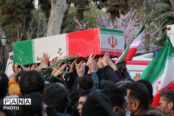 بدرقه پیکر مطهر شهدای حملات آمریکایی - صهیونیستی