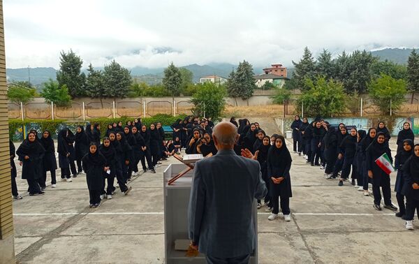 شروع سال تحصیلی جدید در دبیرستان یاران امام گلوگاه 