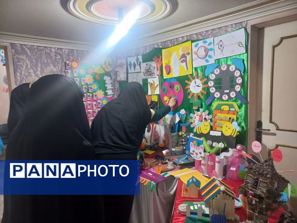  نمایشگاه بازی‌های یادگیری دبستان آیین مهر ورزی 