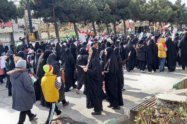 راهپیمایی پرشور ۲۲بهمن در رودهن 
