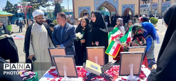 معلم،معمار آینده کشور است