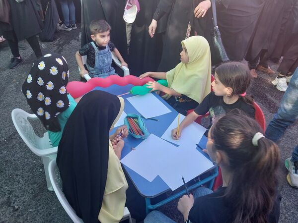 خدمت‌رسانی پیشتازان و خبرنگاران دانش‌آموزی در موکب عشاق‌الحسین گاوازنگ