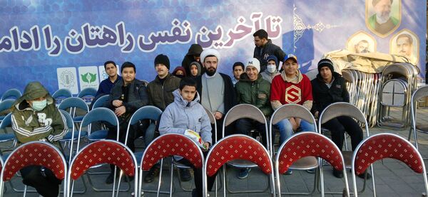 حضور دانش‌آموزان دبیرستان‌شهید بابایی در مراسمات ۱۲ بهمن