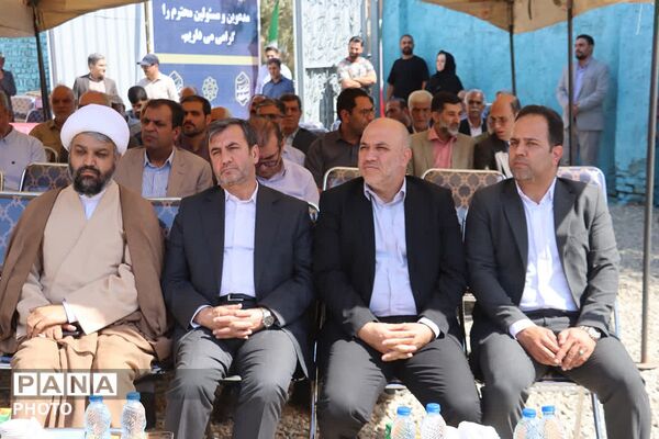 آئین کلنگ زنی اولین روستابازار استان تهران در کهریزک 