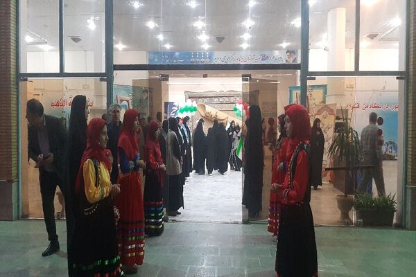 آیین تجلیل از مدیران، معلمان، معاونان نمونه شهرستان نیشابور