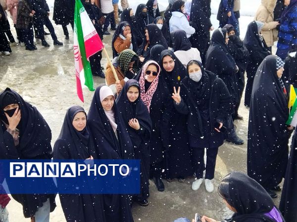 راهپیمایی یوم الله ۲۲ بهمن در شهر راز