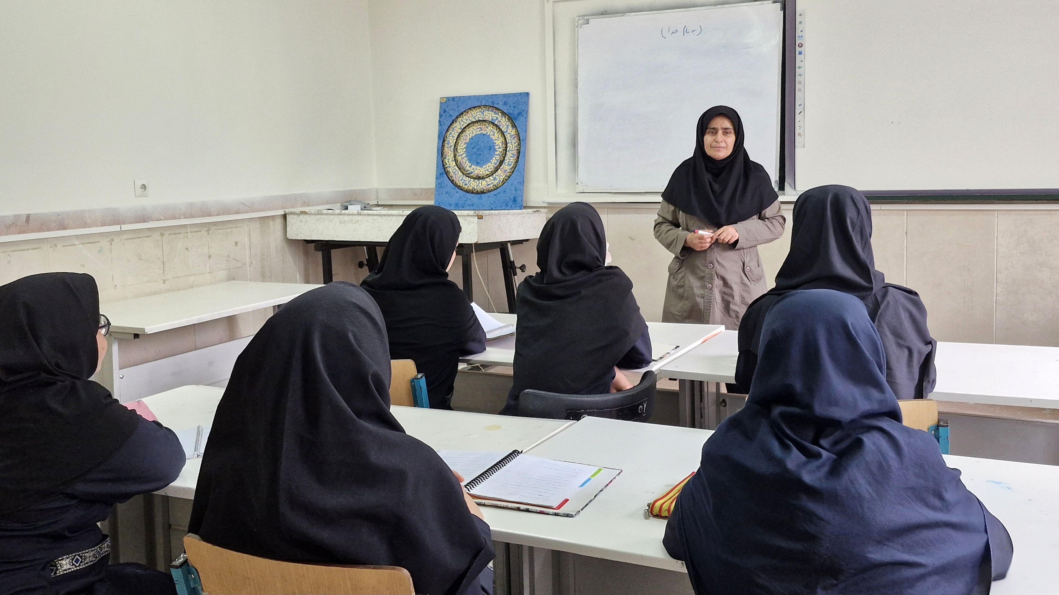 معلم امروز باید در استفاده آموزشی از ابزارهای دیجیتال از دانش‌آموزان پیشی گیرد