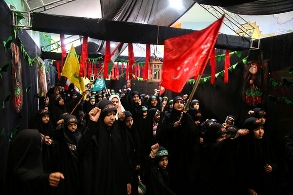 عزاداری کودکان هیات «زیر گنبد طلا» برای دختر سه ساله امام حسین(ع)