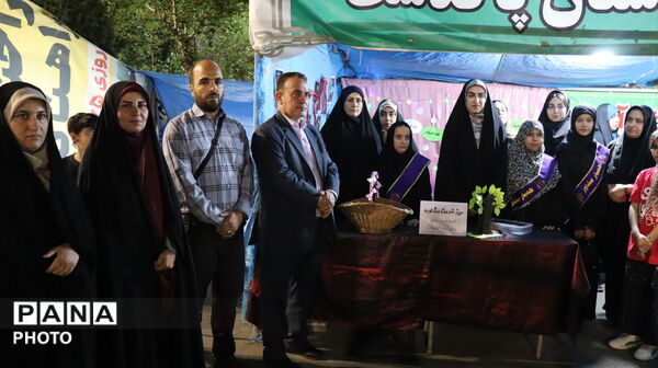  شور و نشاط دانش‌آموزی در موج اجتماع مردمی پاکدشت