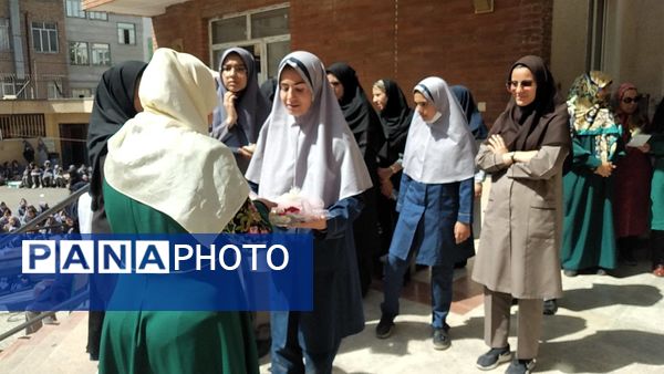 جشن روز معلم دبیرستان شهیده محبوبه دانش 