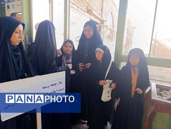 نماز عبادی سیاسی جمعه در روستای مزده خلیل آباد 