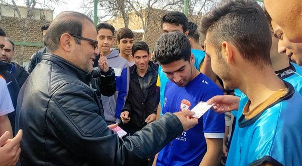 گذری بر فینال مسابقات فوتسال درون مدرسه دبیرستان شاهد ابوذر غفاری 