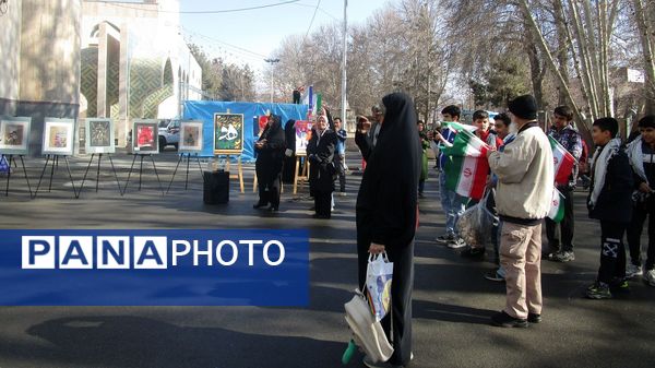  آغاز دهه‌فجر در مصلی کرج