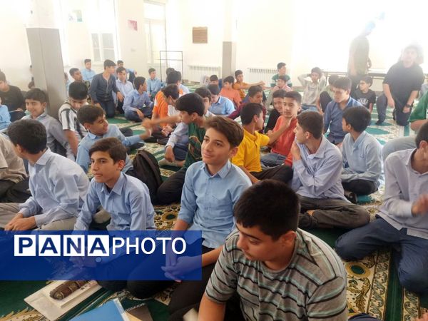 برگزاری جشن تکلیف در دبیرستان نمونه دولتی دانش 