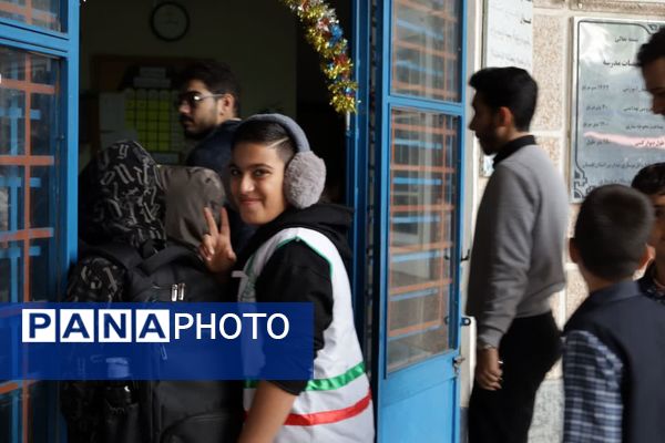 صبحگاه دانش در دبستان خیراندیشان گرگان