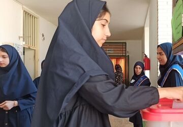 انتخابات شورای دانش آموزی در منطقه رودخانه