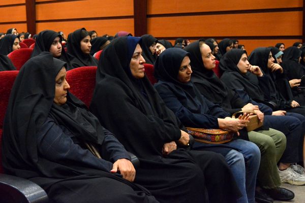 مدرسه انقلاب در بهارستان‌دو به ایستگاه پایانی رسید