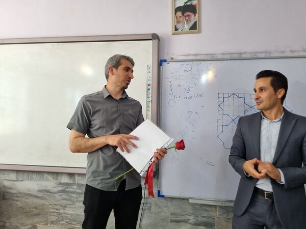 تقدیر از معلمان دبیرستان نمونه دولتی پژوهش آشخانه