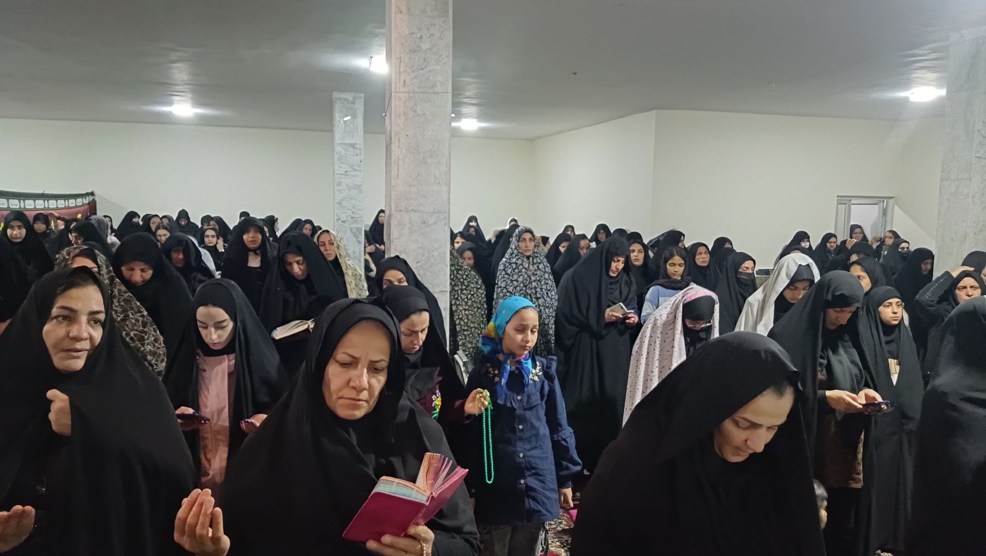 چلیچه در شب قدر غرق نور و نیایش شد
