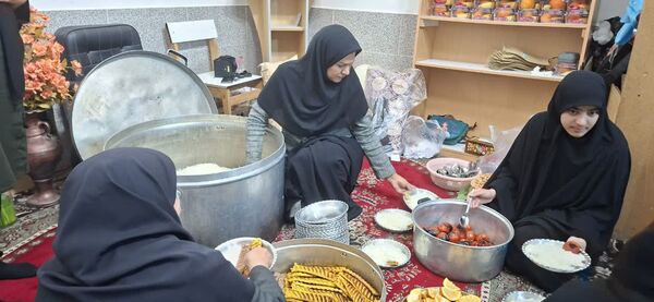 برگزاری مراسم اعتکاف در دبیرستان شهید جهانی ابرکوه
