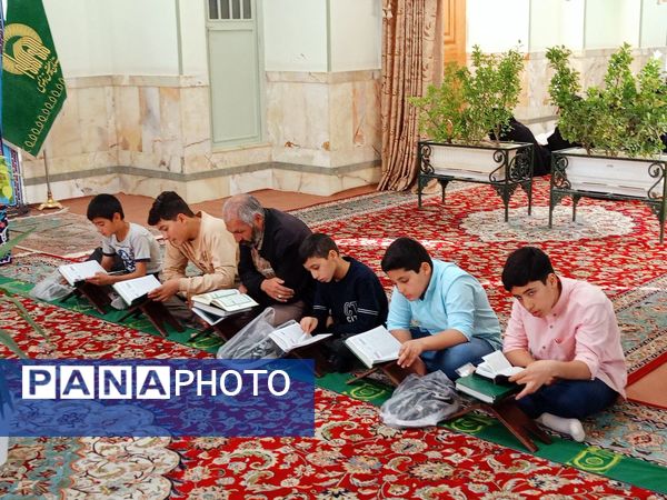 محفل انس با قرآن در آخرین روز از ماه مبارک رمضان