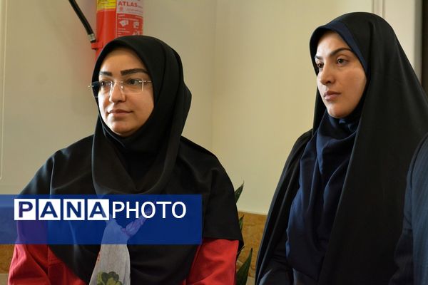 برای اولین‌بار برگزاری کافه ۵۷ در دبیرستان‌ نمونه دولتی ولایت بهارستان‌دو