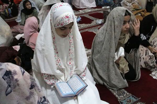 جلوه‌های معنویت و ایثار در اعتکاف مسجد الزهرا(س) قیامدشت