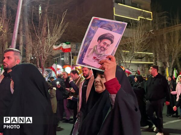 مبارزه مردم کرج  با دشمن آمریکای صهیونی در بیست‌وسوم  راهپیمایی
