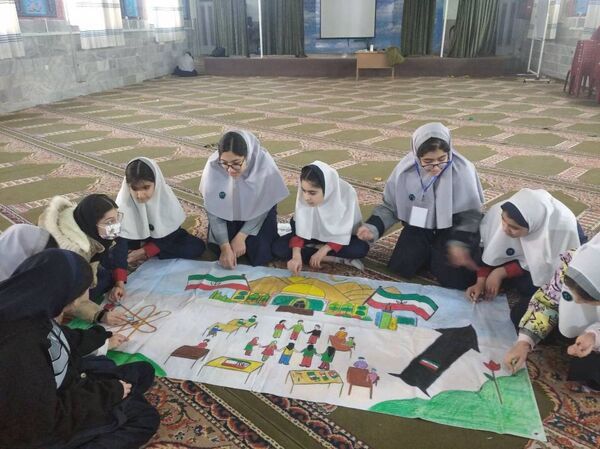 رونمایی از  تابلوی اتحاد دانش‌آموزی در دبستان آزادی