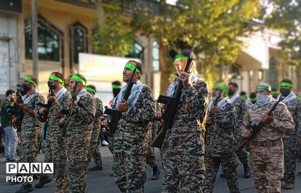 ملایر در قاب رژه جانفداها؛ شکوه ایستادگی در دفاع مقدس
