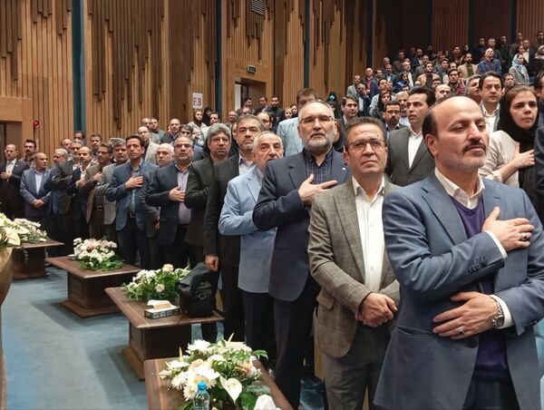 آیین تجلیل از واحدهای نمونه استاندارد و سفیران دانش‌آموزی استاندارد