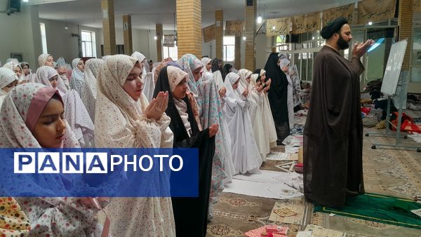 لحظات نورانی اعتکاف و نماز جماعت در مسجد امام حسن عسگری(ع)