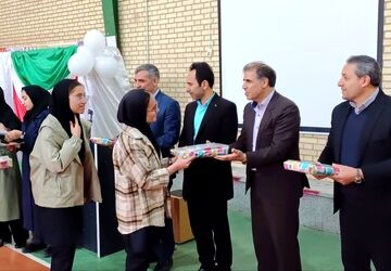 درخشش نخبگان دارالفنون رزن در آیین شور و نور