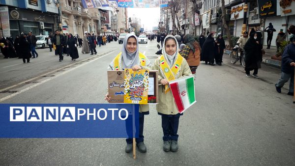 راهپیمایی 22 بهمن در مه ولات 