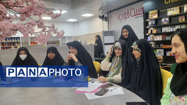 حضور مشاور معاون رئیس جمهور در مرکز «حس خوب» قم