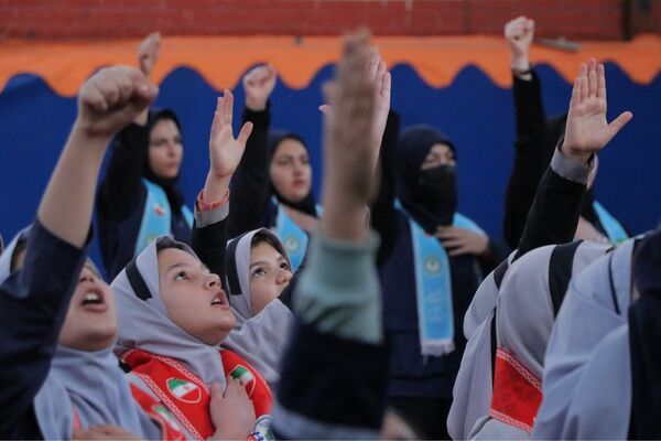 همایش «یاوران انقلاب» در بهارستان‌دو