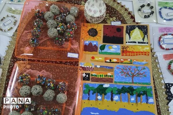 استقبال چشمگیر از غرفه کارآفرینی اعضای کانون پرورش فکری کودکان و نوجوانان اندیشه