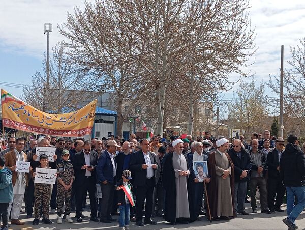 راهپیمایی با‌شکوه روز قدس با حضور فرهنگیان گلبهار 