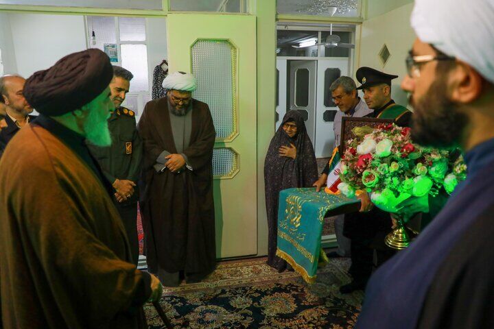 مقام شهادت عنایت ویژه خداوند به بندگان خالص خود است
