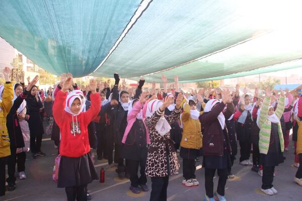 اجتماع استکبار ستیزی و رویداد پلاکاردنویسی دانش‌آموزان سمنان