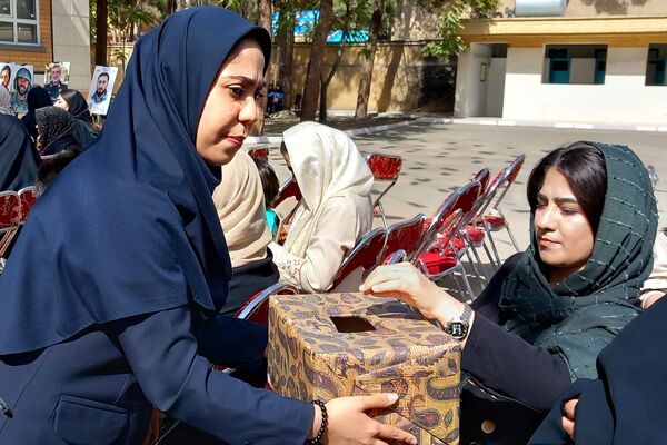 برگزاری نخستین جلسه مجمع عمومی انجمن اولیا و مربیان در دبیرستان نمونه‌دولتی ولایت بهارستان‌دو