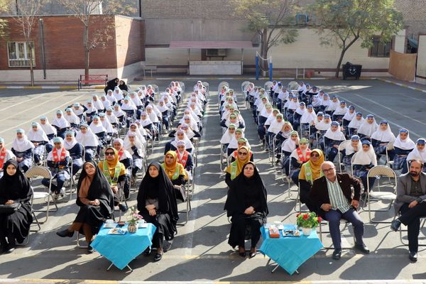 ویژه برنامه ماجراجویی در سرزمین علم در مدارس شهرستان پاکدشت 