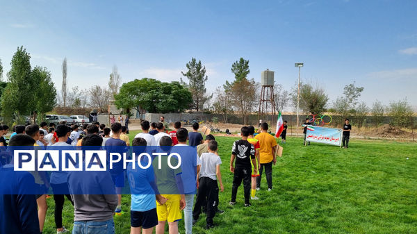 برگزاری آیین فعالیت‌های ورزشی درون مدرسه‌ای دبیرستان نمونه دولتی پژوهش آشخانه 