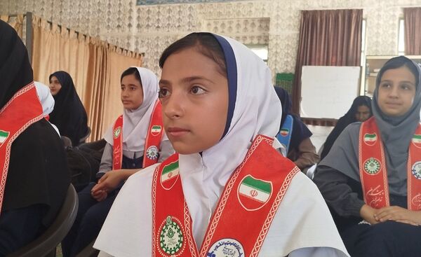 تجلیل از دانش‌آموز خبرنگاران پانا در لردگان