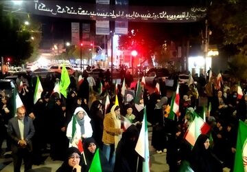 تا پای جان در کنارت خواهیم ماند