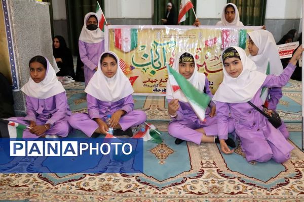 هم‌زمان با عطر فاطمی، فریاد استکبارستیزی در قلعه‌گنج طنین‌انداز شد