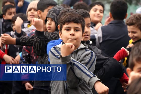 صبحگاه دانش در دبستان خیراندیشان گرگان