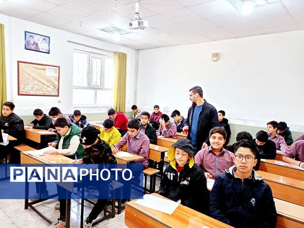 برگزاری امتحانات نوبت اول در دبیرستان میثاق کاشمر