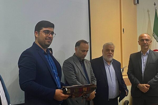 جلسه ستاد شاهد ورامین با محوریت ارتقای کیفیت آموزشی و تجلیل از فرزندان شهدا