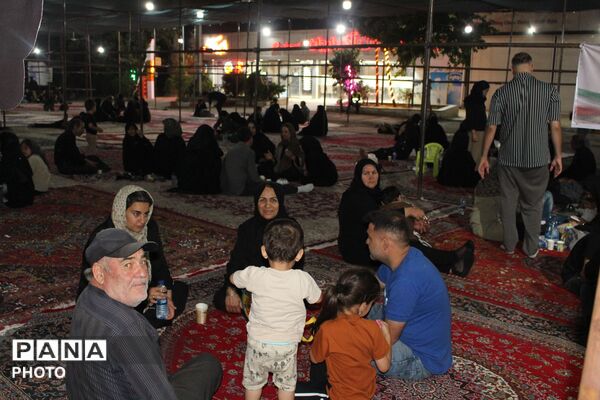 میزبانی موکب امام خامنه‌ای از زائران رهبر شهید